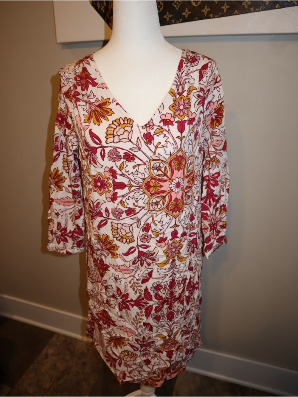 New with Tags Old Navy Floral V-Neck Dress in Pink and Mustard on Cream size M